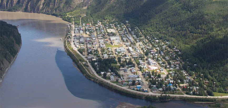 Luchtfoto van Dawson City